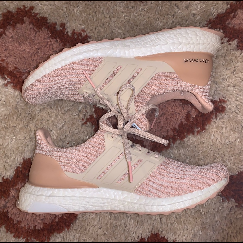 *NEVER WORN* Adidas Ultraboosts